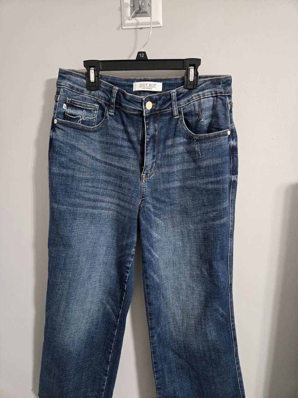 Judy Blue Medium Blue Straight Leg Jeans